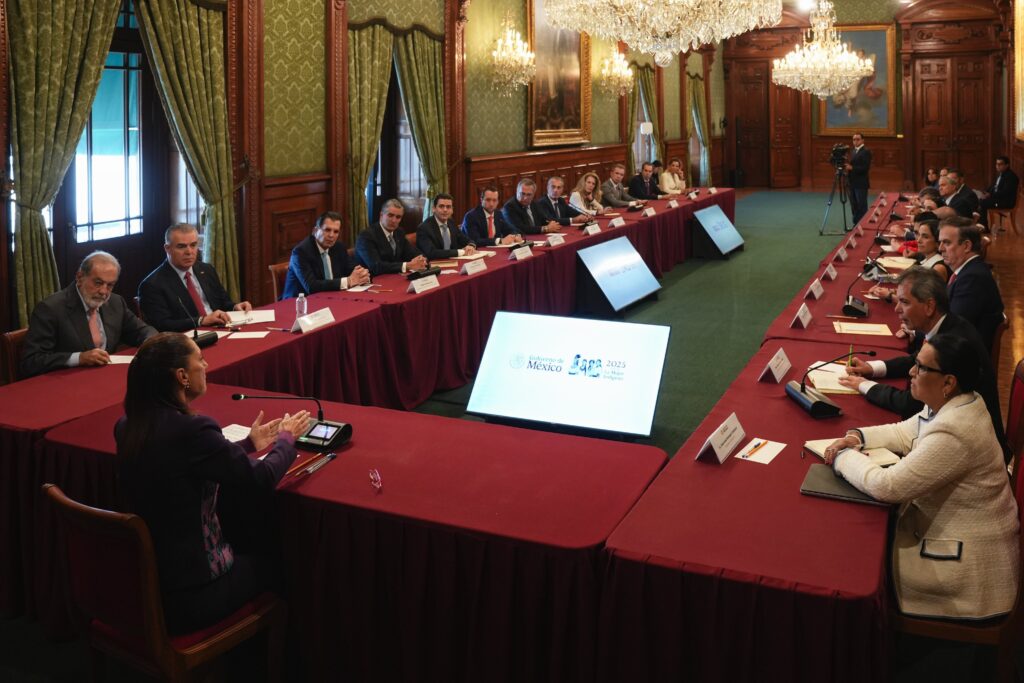 Sheinbaum se reúne con empresarios en Palacio Nacional para acelerar inversiones estratégicas