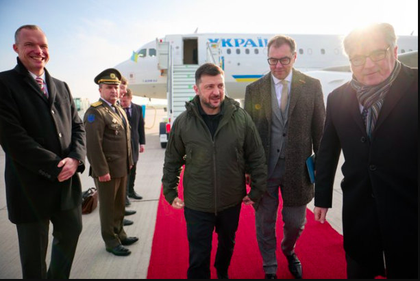 Zelenski llega a Berlín para negociar con Estados Unidos y Europa