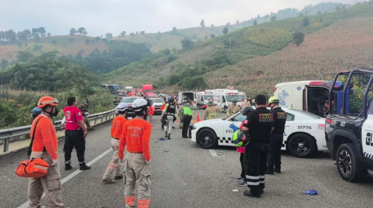 Volcadura de autobús deja dos muertos y ocho heridos en Chiapas