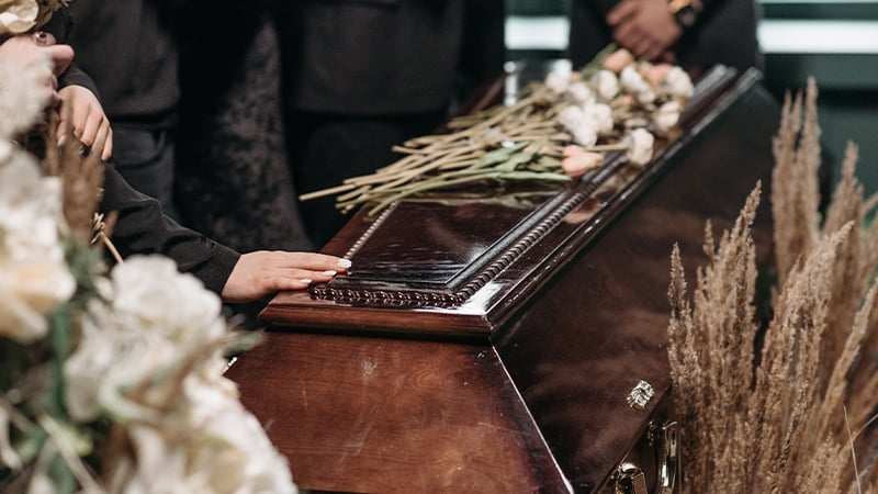 Madre recibe por error el cerebro de su hijo junto a su ropa para el funeral