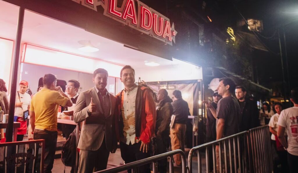 Samuel García y Jorge Álvarez Máynez visitan taquería de Dua Lipa en CDMX