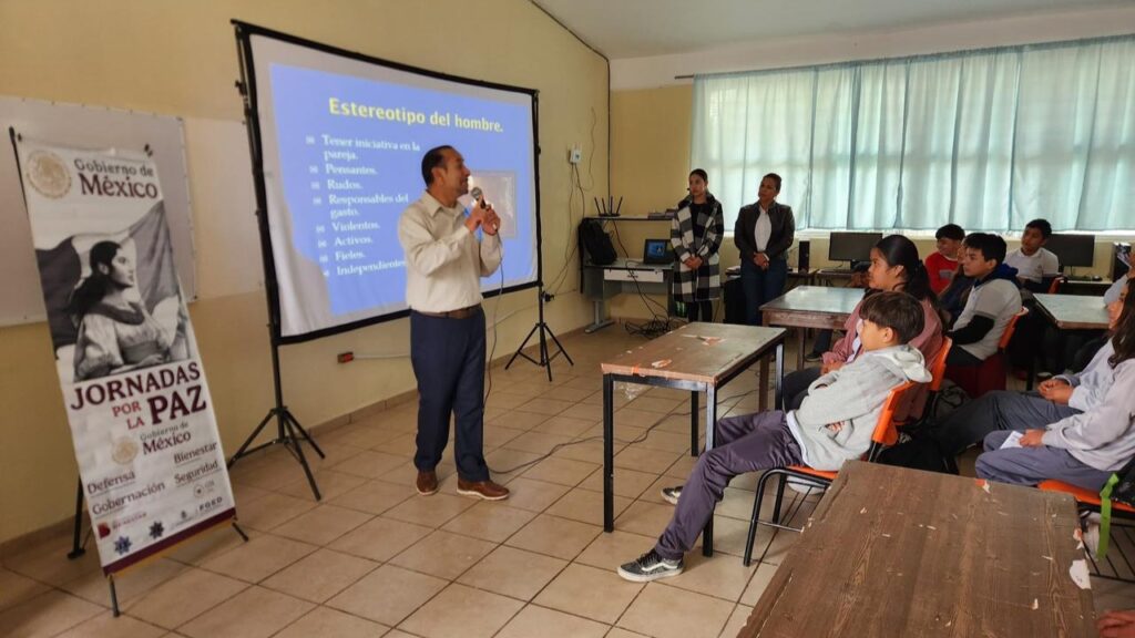 Llevan plática sobre la Violencia de Género a Secundaria Niños Héroes