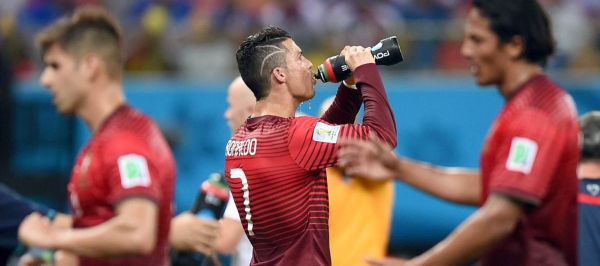 FIFA introducirá pausas de hidratación obligatorias en el Mundial 2026
