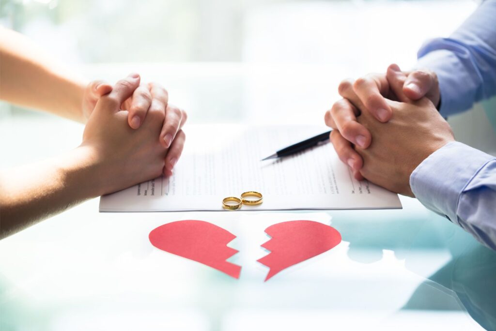 Mujer pide el divorcio a su esposo y descubre que es transgénero después de años