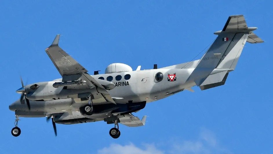 Avión de la Marina mexicana se estrella en Galveston, Texas durante misión médica