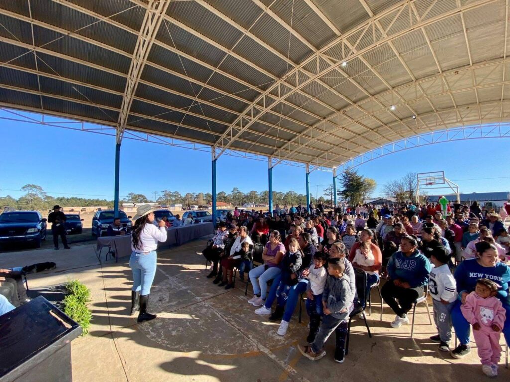 Gobierno municipal acerca servicios y apoyo social en Estación Coyotes