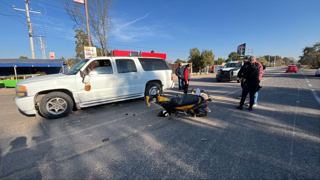 Choque de moto contra Yukón deja un lesionado