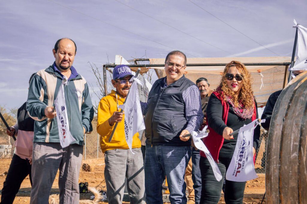 Alcalde Salvador Calderón da inicio a obra de red de agua potable en el ejido El Posadeño