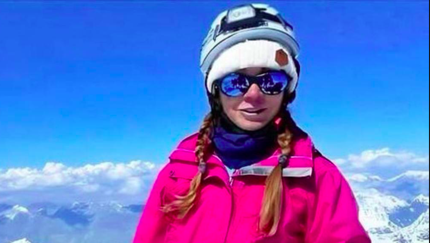 Muere congelada en montaña, su novio la abandonó en lo más alto