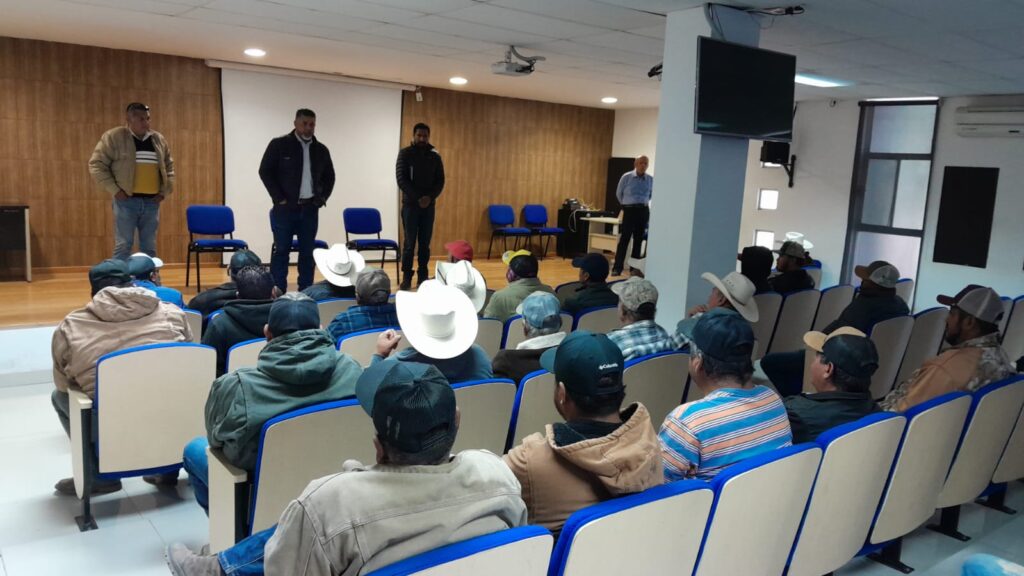 Sader abre mesa con campesinos para resolver acopio de maíz en Durango
