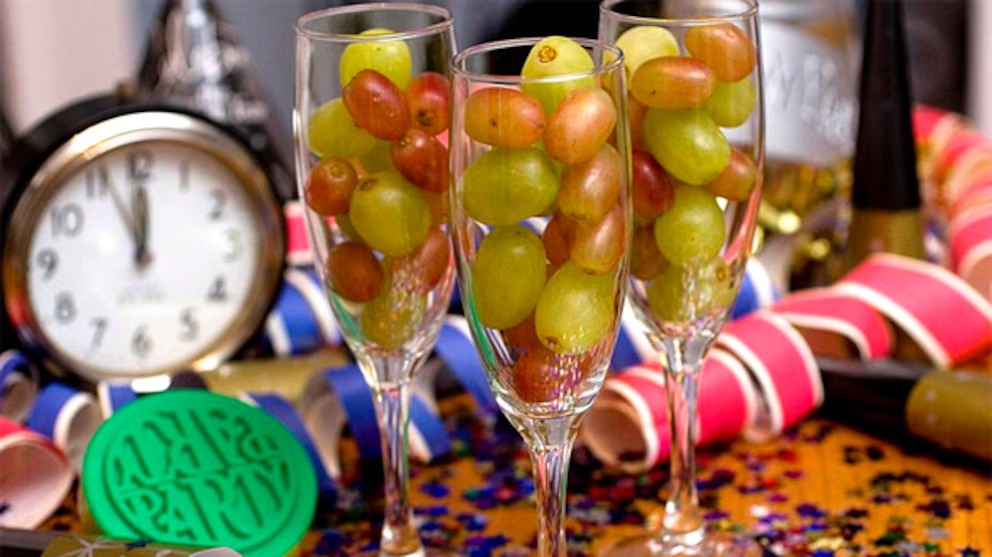 ¿Por qué se comen 12 uvas en Año Nuevo? Este es su significado y origen