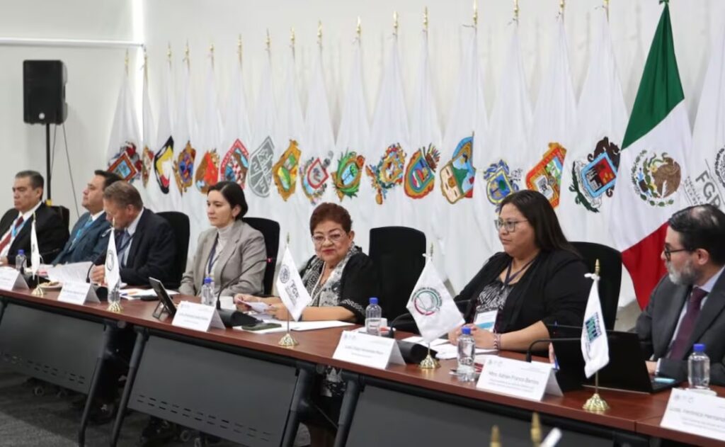 Godoy encabeza reunión nacional como titular de la FGR; avalan registro único de armas de fuego