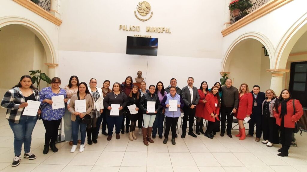 Entregan Certificados del Programa ‘Mujeres Empoderadas’ en Vicente Guerrero