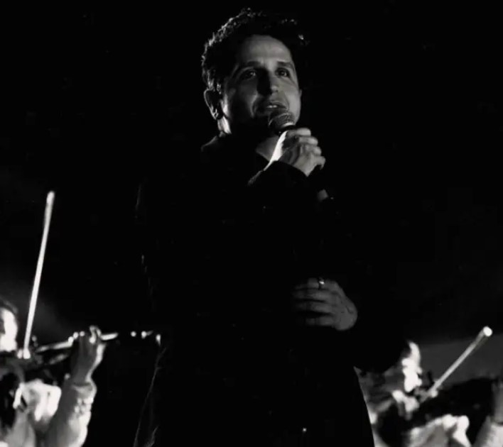 Hijo de Juan Gabriel debuta como cantante