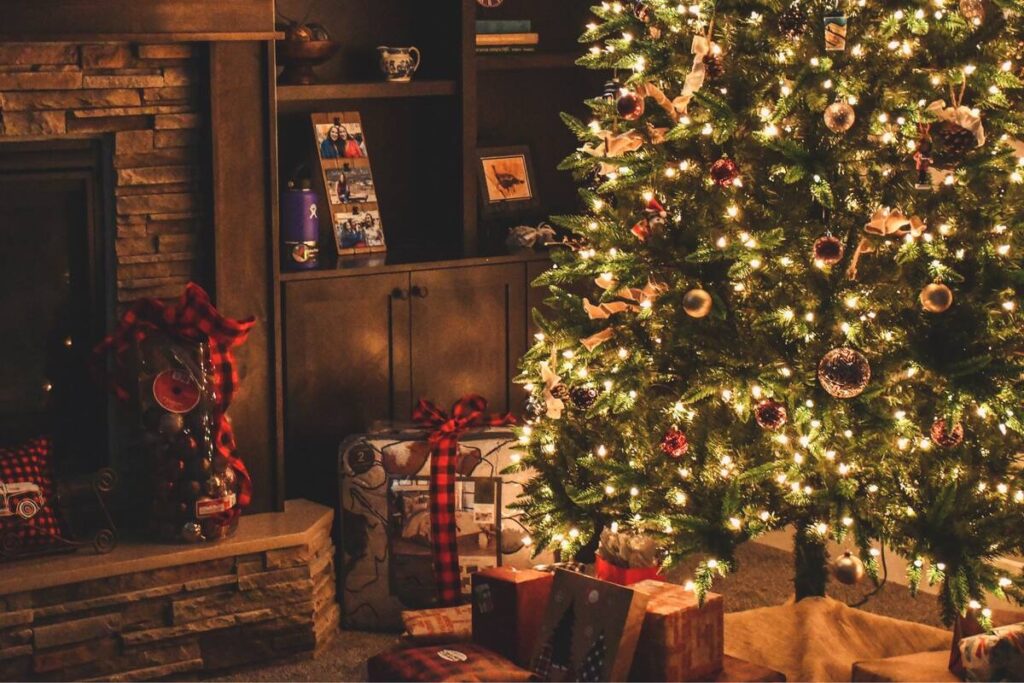 El origen del árbol de Navidad y el significado de cada adorno
