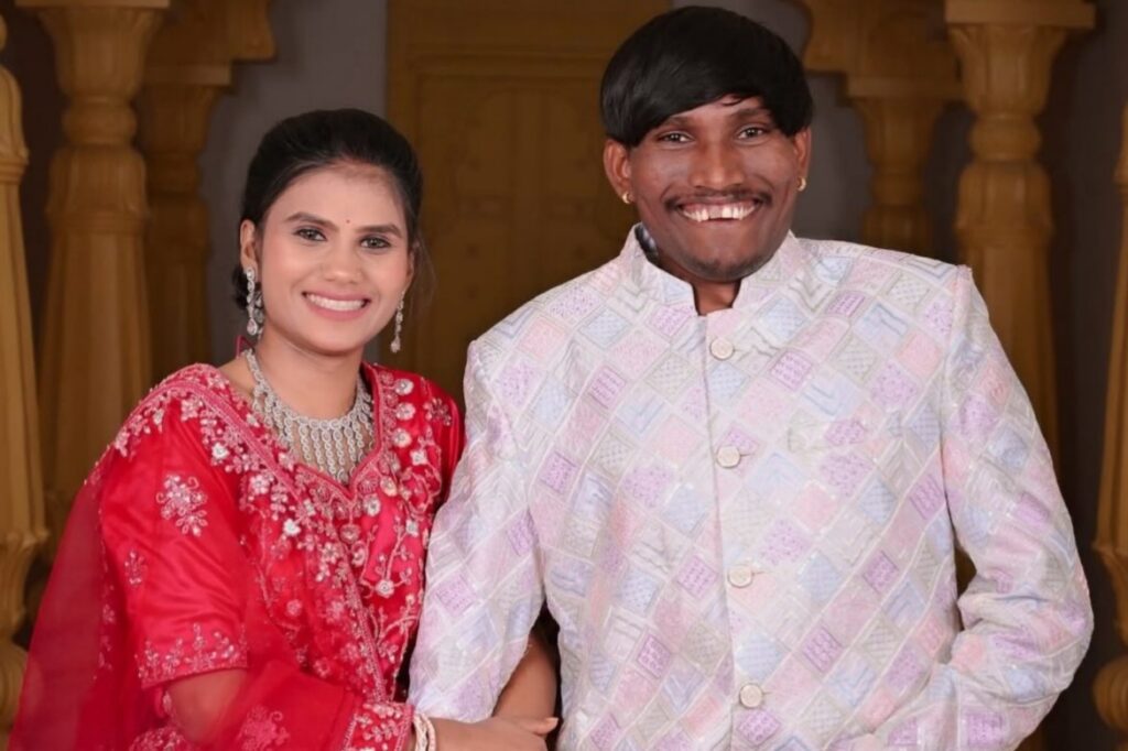El ‘hombre más guapo de India’ se casa con su amiga de la infancia y conquista las redes