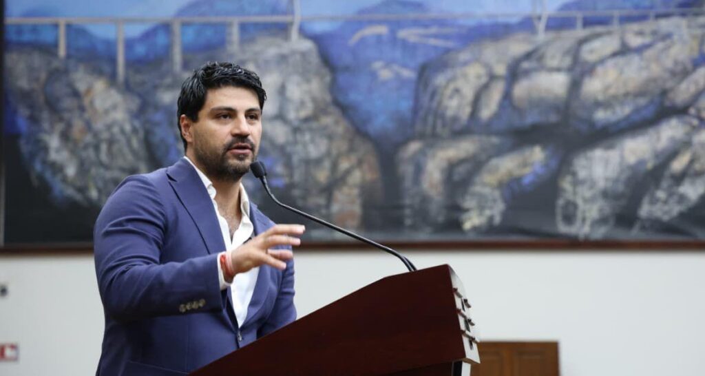 Martín Vivanco destaca diálogo que permitió elevar a rango constitucional el derecho al cuidado