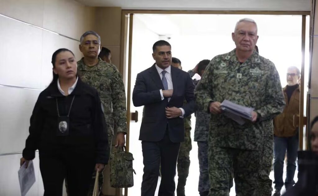 Harfuch anuncia traslado de 25 reos peligrosos de Michoacán a penales federales