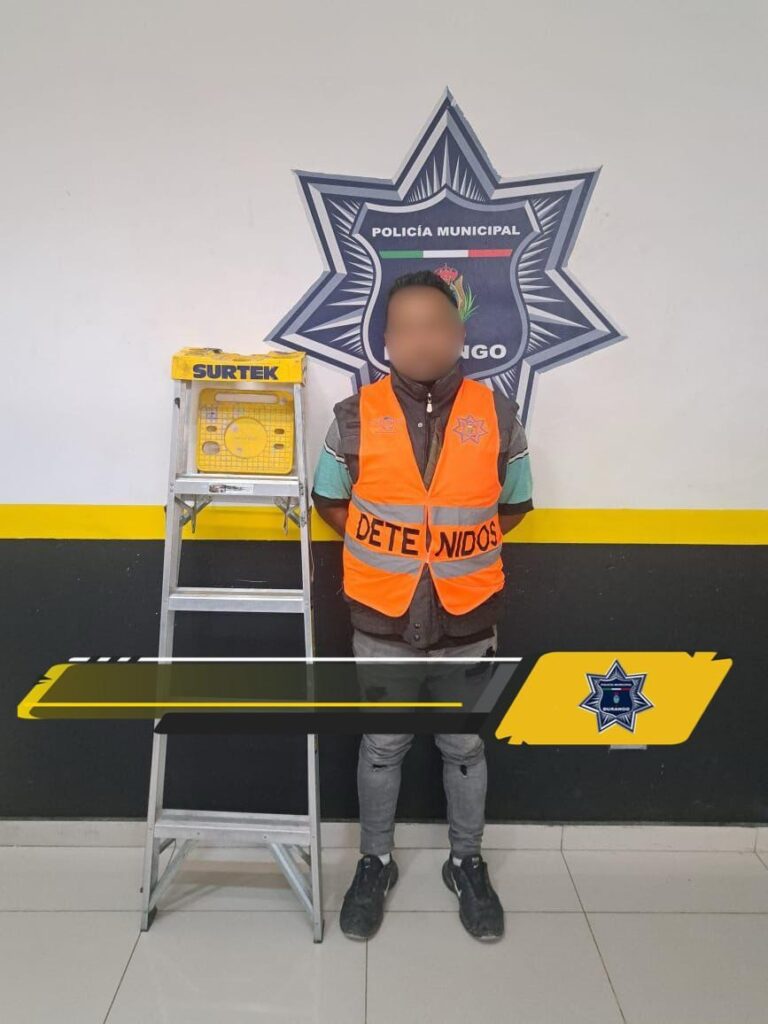 Robó escalera de un negocio y lo arrestaron