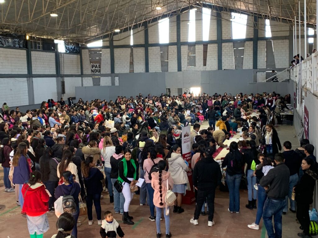 Entregan más de mil tarjetas a madres trabajadoras