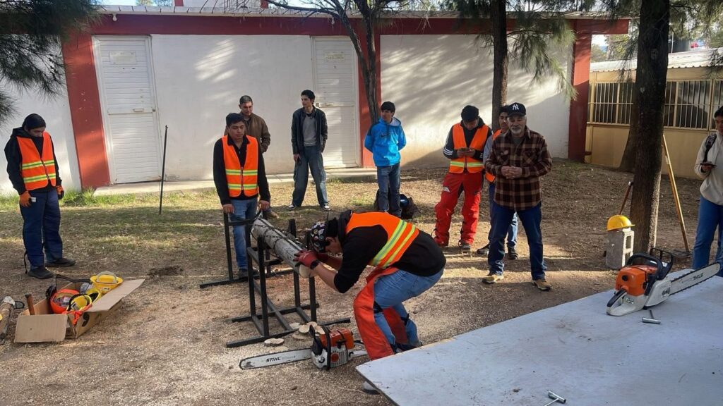 ¡Orientación y carreras! Oferta el CBTF #2 su Feria de Especialidades 2025