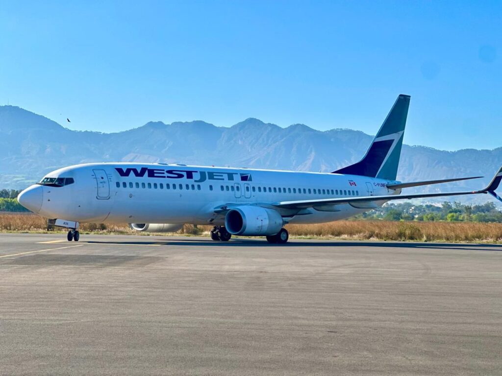 Aterriza en Nayarit el vuelo directo Calgary–Tepic/Riviera Nayarit