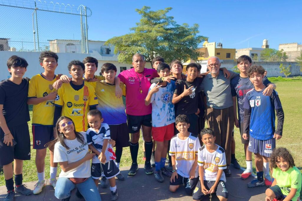 Gobierno de Nayarit refrenda apoyo al deporte juvenil en la colonia Tierra y Libertad
