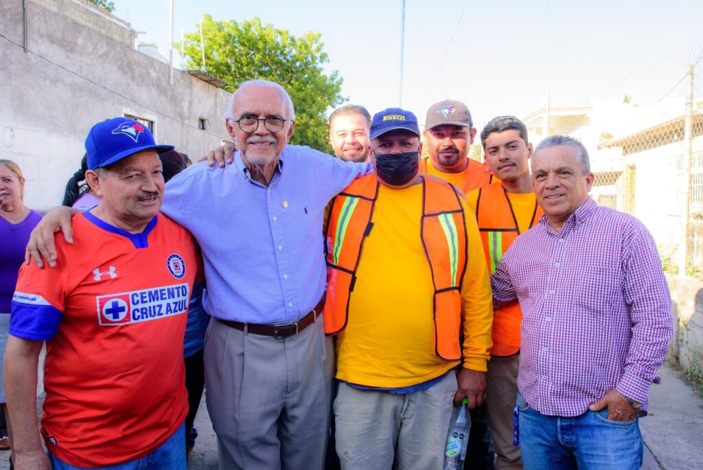 Tras más de 35 años, Gobierno del Estado construye colector sanitario en la colonia Acayapan