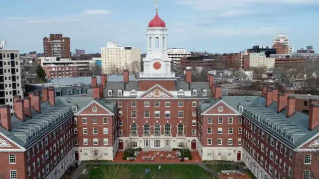 Escándalo en Harvard: ex trabajador vendió restos humanos y es sentenciado