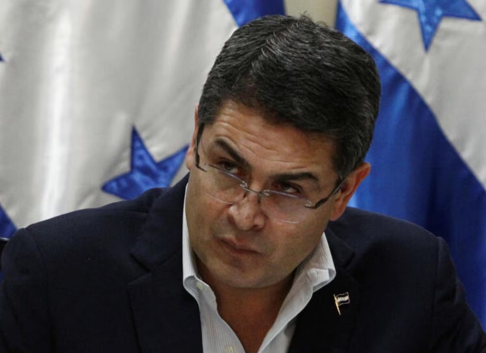 Juan Orlando Hernández, expresidente hondureño, sale de prisión en EU tras indulto de Trump