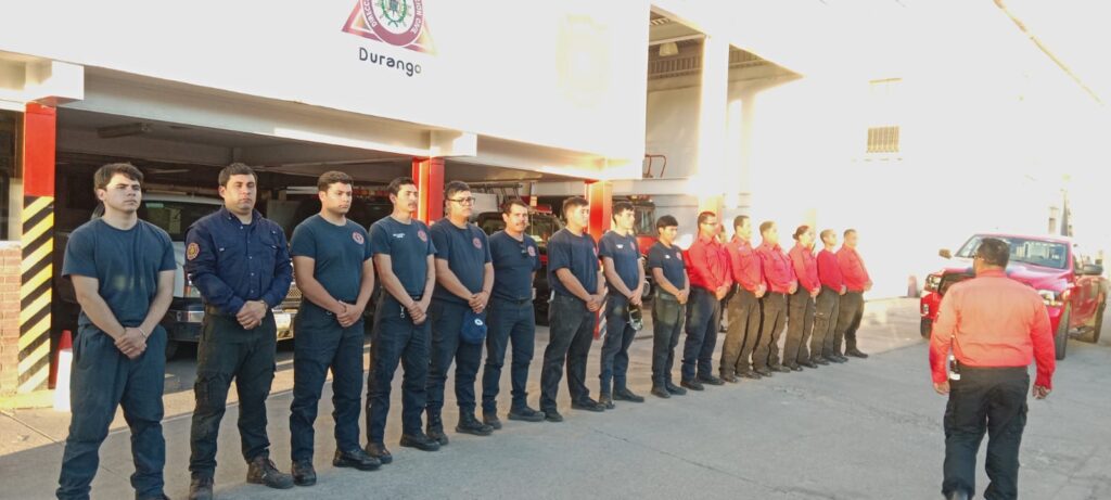 Bomberos de Durango capacitan a nueva generación de Santiago en técnicas de rescate