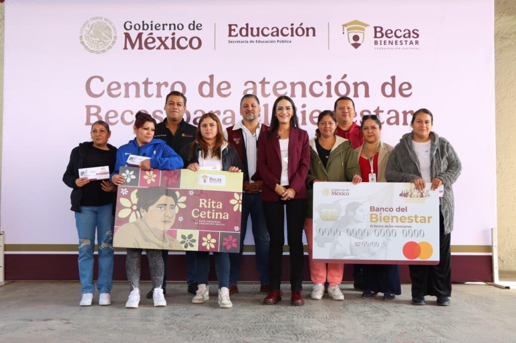 Gobierno de México y Tlaquepaque entregan tarjetas de la beca “Rita Cetina”