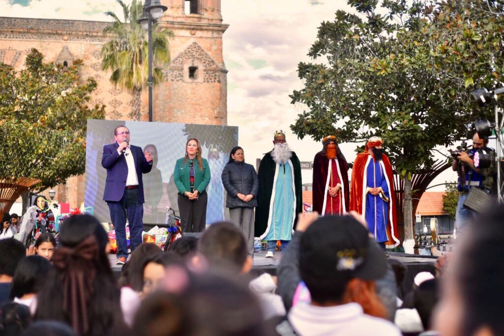 Gobierno de Parral celebra el Día de Reyes con convivencia, tradición y sonrisas para las familias
