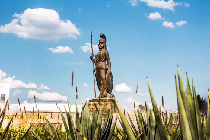 Ayuntamiento de Guadalajara autoriza uso de la imagen de La Minerva en campaña de chocolate  y genera debate