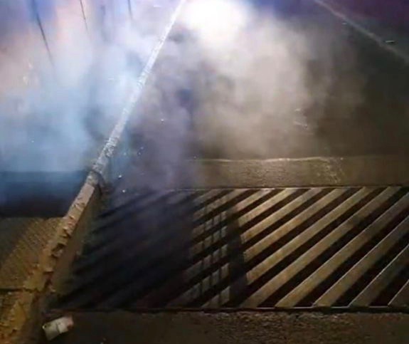 Detienen a hombre por provocar incendio en alcantarilla del túnel de Avenida Hidalgo