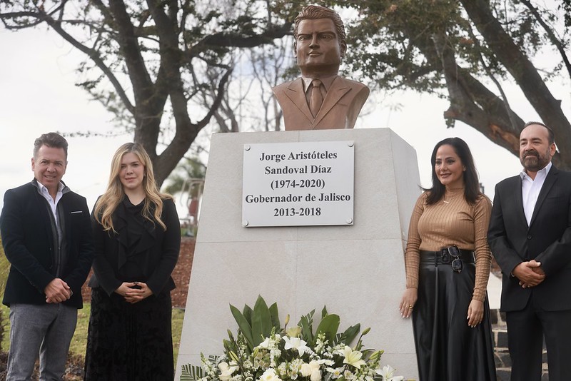 Rinden homenaje a Jorge Aristóteles Sandoval en Tonalá con develación de busto y avenida con su nombre