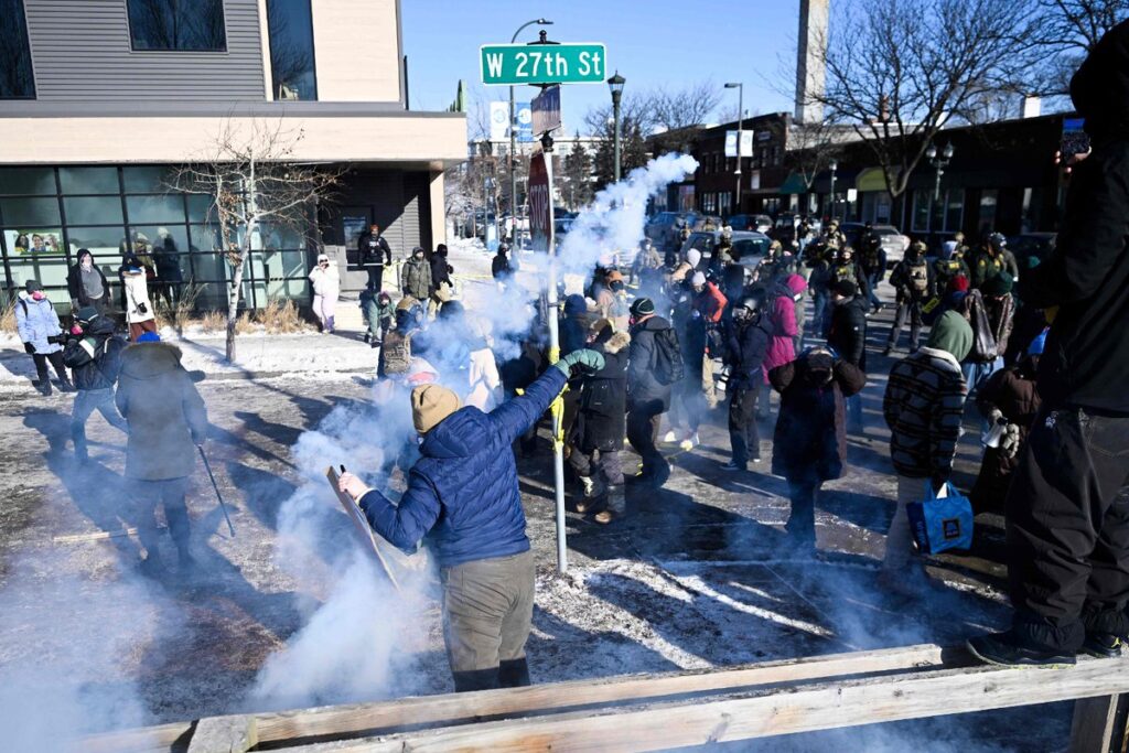 Protestas y disturbios en Minneapolis tras tiroteo fatal con agentes federales
