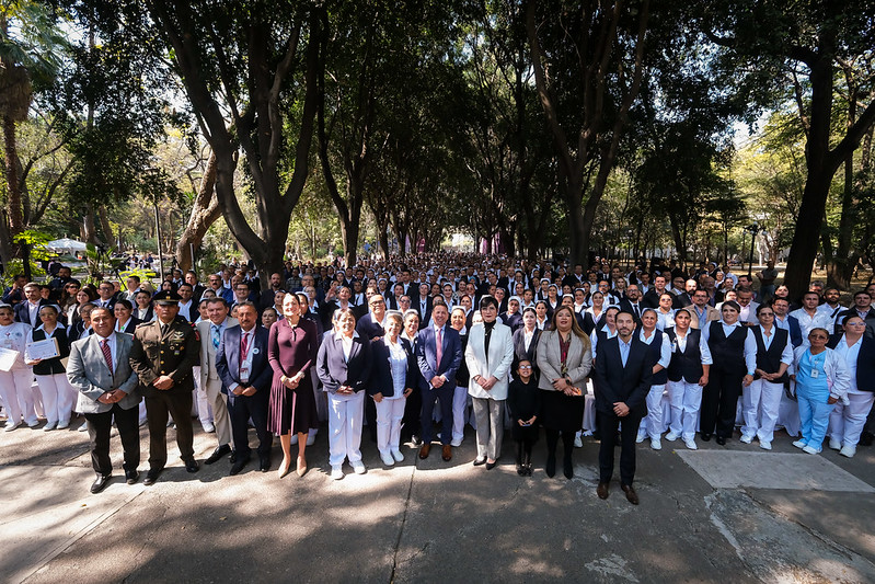 Conmemora Pablo Lemus trayectoria y humanismo de enfermeras y enfermeros de Jalisco