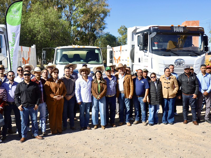 Fortalece SADER Jalisco infraestructura regional con préstamo temporal de maquinaria