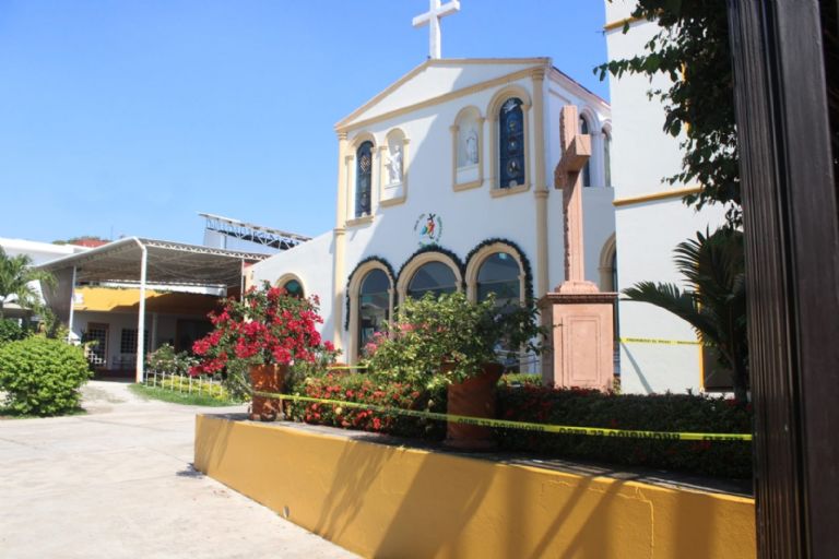 Abuelita sufre at4qu3 s3xu4l al interior de una iglesia