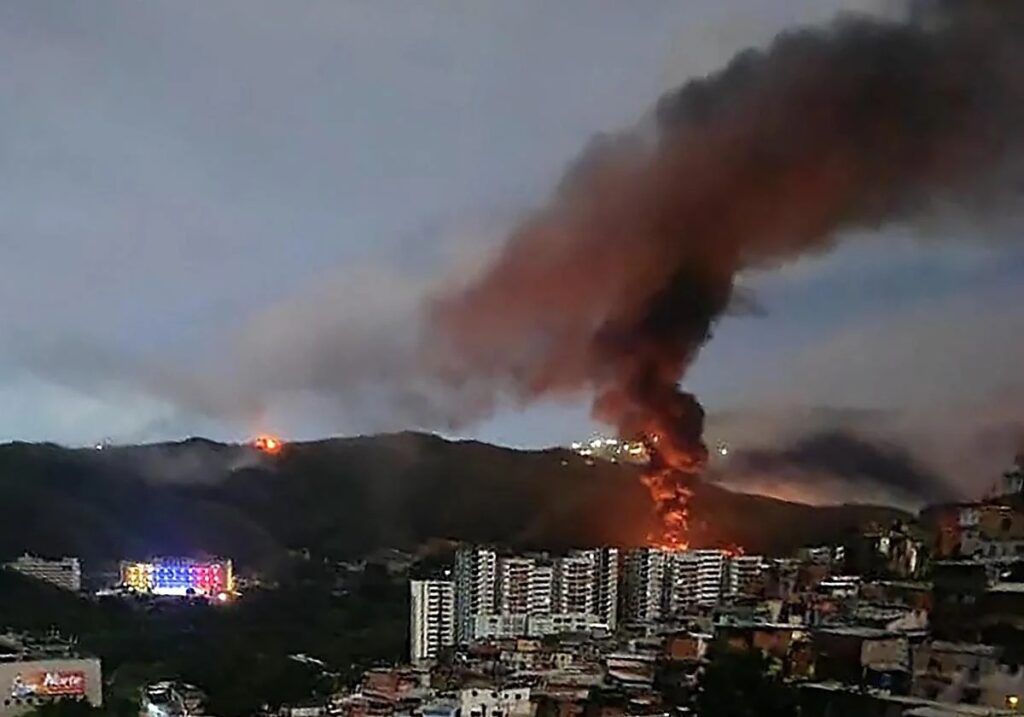 Ataque de EU a Venezuela dejó al menos 100 muertos, asegura Diosdado Cabello