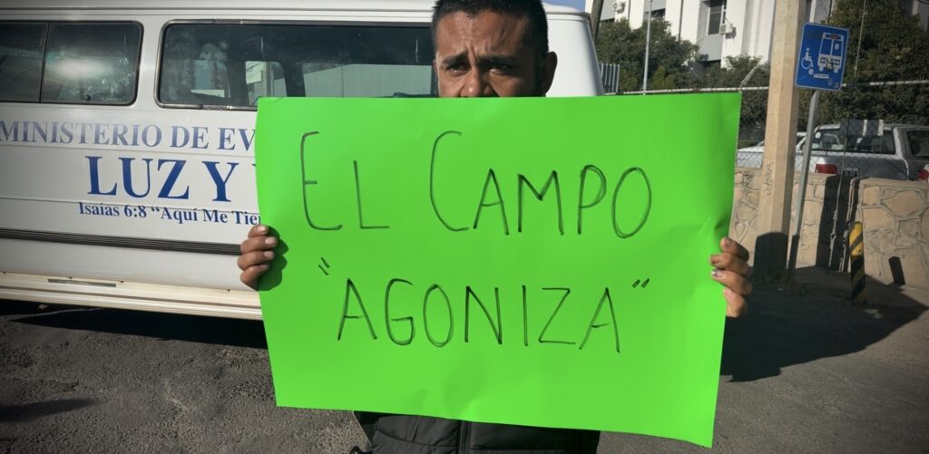 Campesinos protestan por cierre de bodegas de acopio de frijol en Segalmex Durango