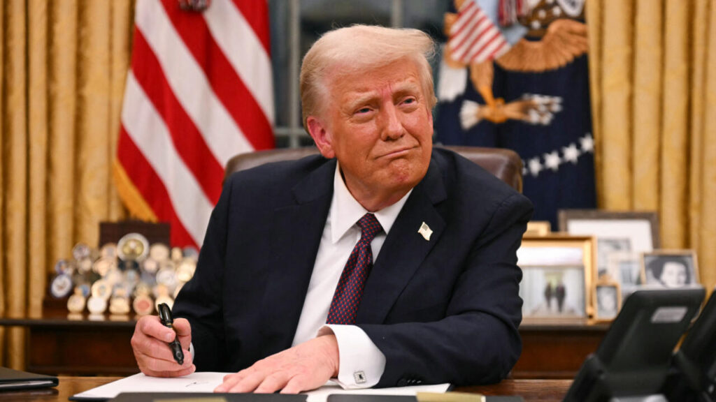 Trump ordena la salida de EE.UU. de 66 organismos y tratados internacionales