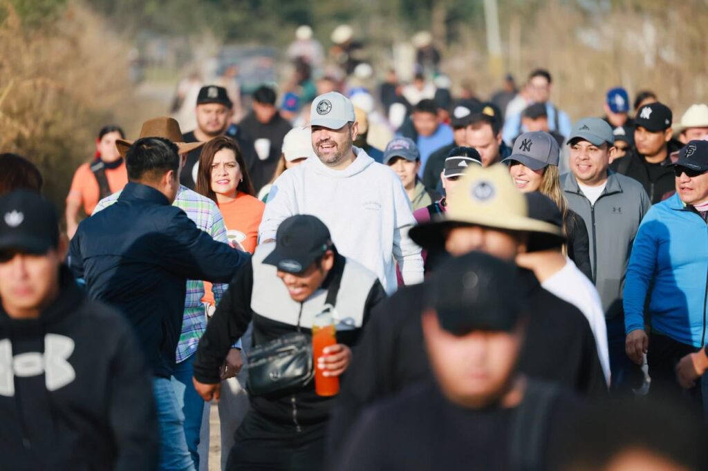Gerardo Quirino encabeza caminata a Cajititlán y refuerza seguridad por festejos de Reyes Magos