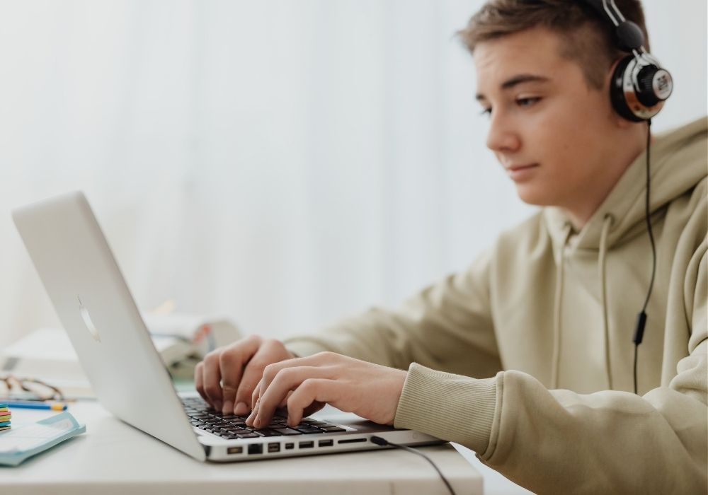 Ofrecen a aspirantes no admitidos de la UdeG opción para seguirse preparando