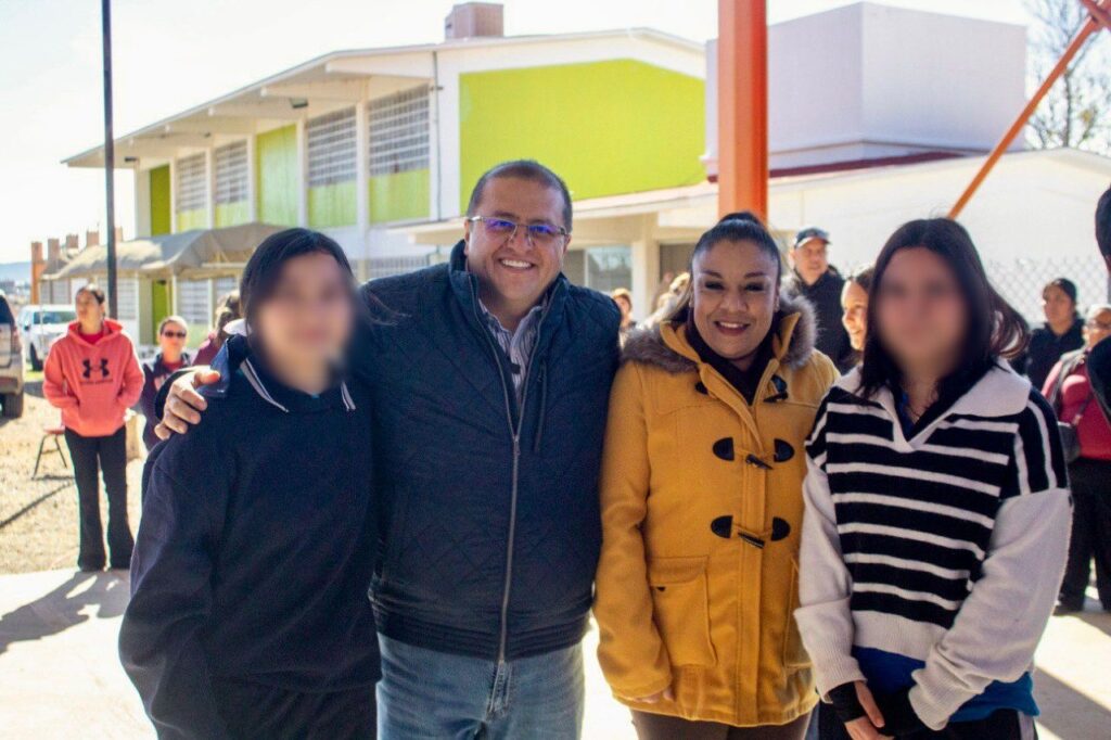 El Gobierno de Parral fortalece la permanencia escolar con apoyo directo ante el invierno