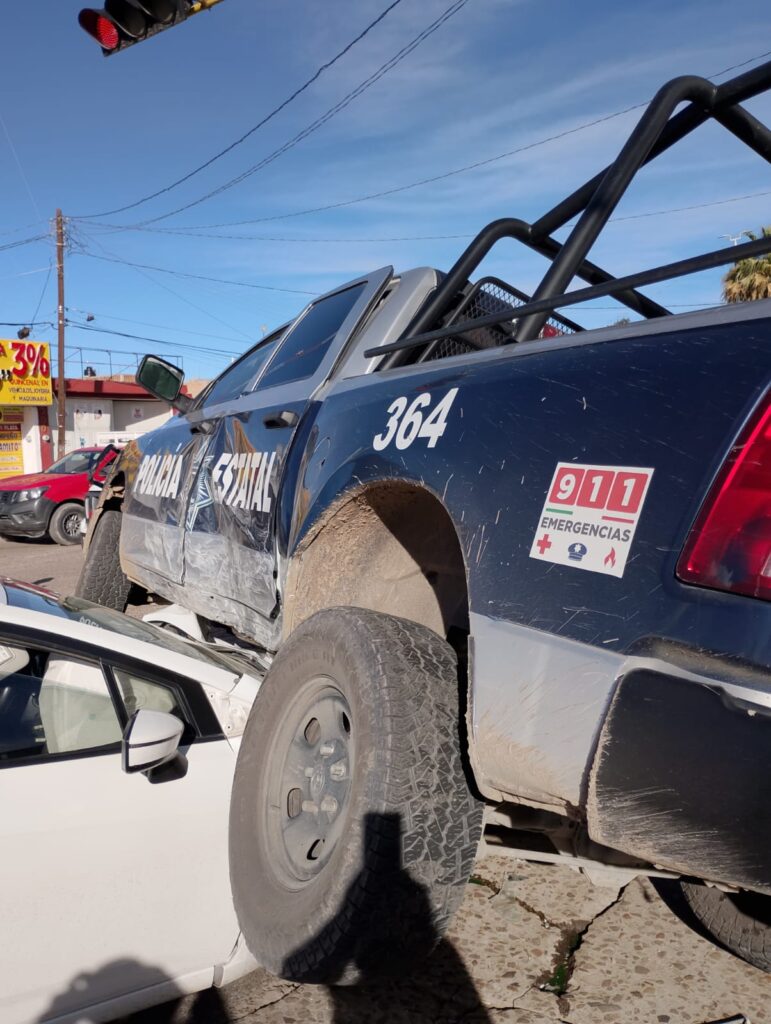 Oficial de la Policía Estatal lesionada al chocar la patrulla en la que cubría un servicio