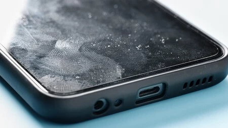 Tu celular está más sucio de lo que parece: Podría contener estas bacterias