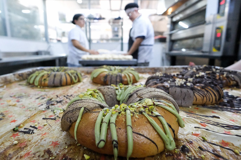 Rompe récord “Rosca y Tradición” con la producción de 4 mil 759 figuras artesanales