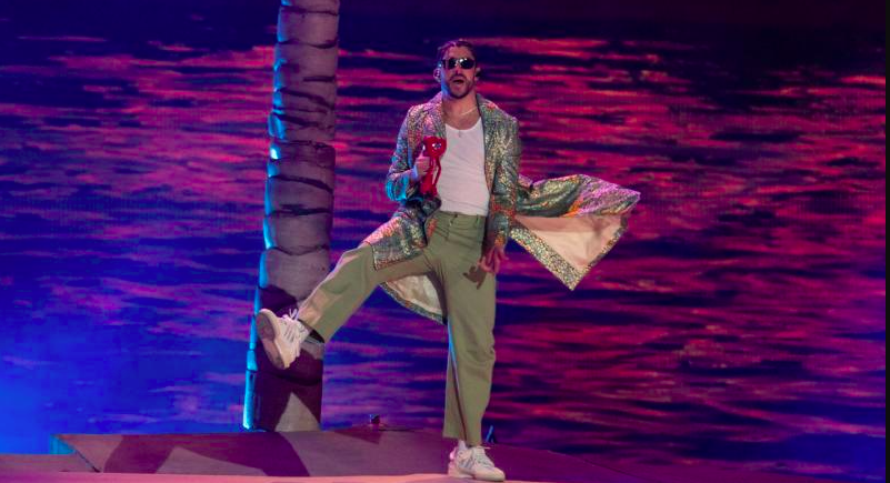 Bad Bunny rinde homenaje a Yeison Jiménez en emotivo concierto en Medellín